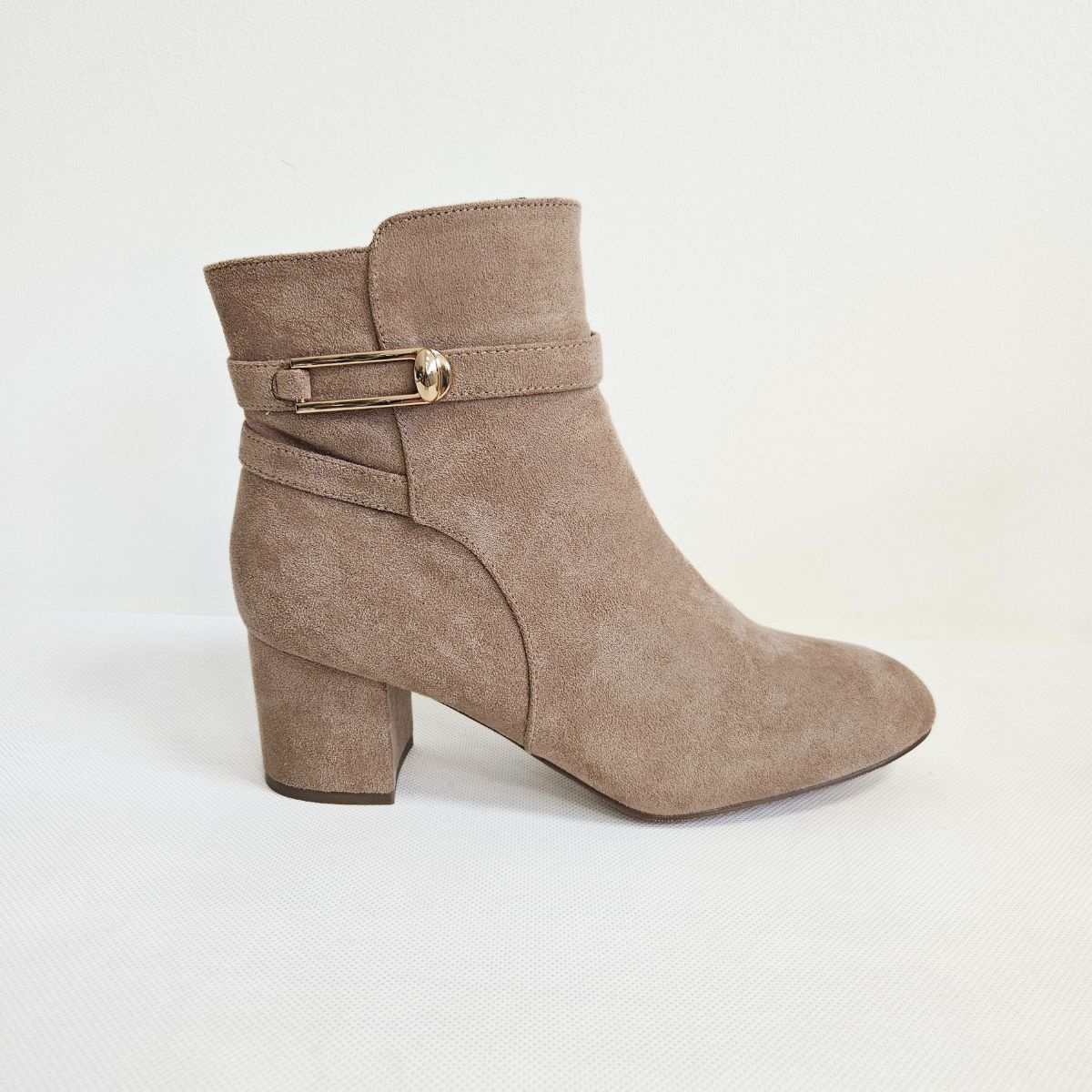 Dámske béžové semišové čižmy MONA