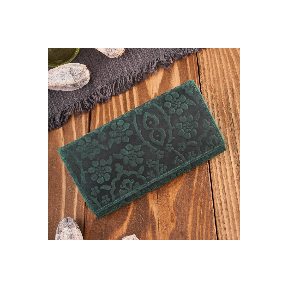 Dámska kožená zelená veľká peňaženka s kvetinovým vzorom