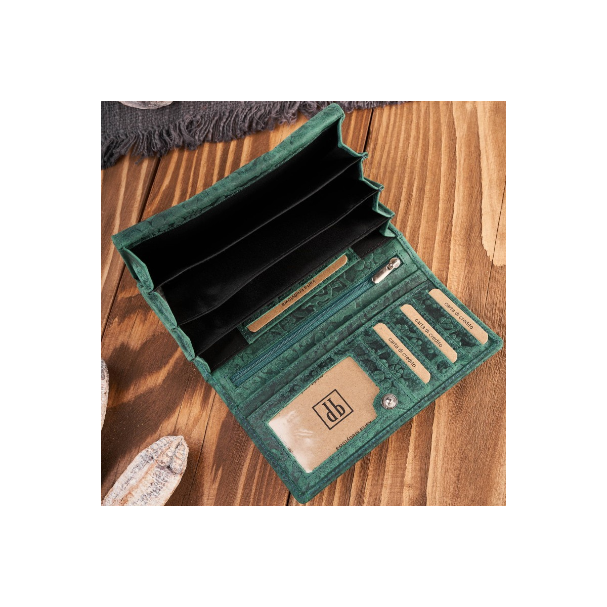 Dámska kožená zelená peňaženka DAMALLA