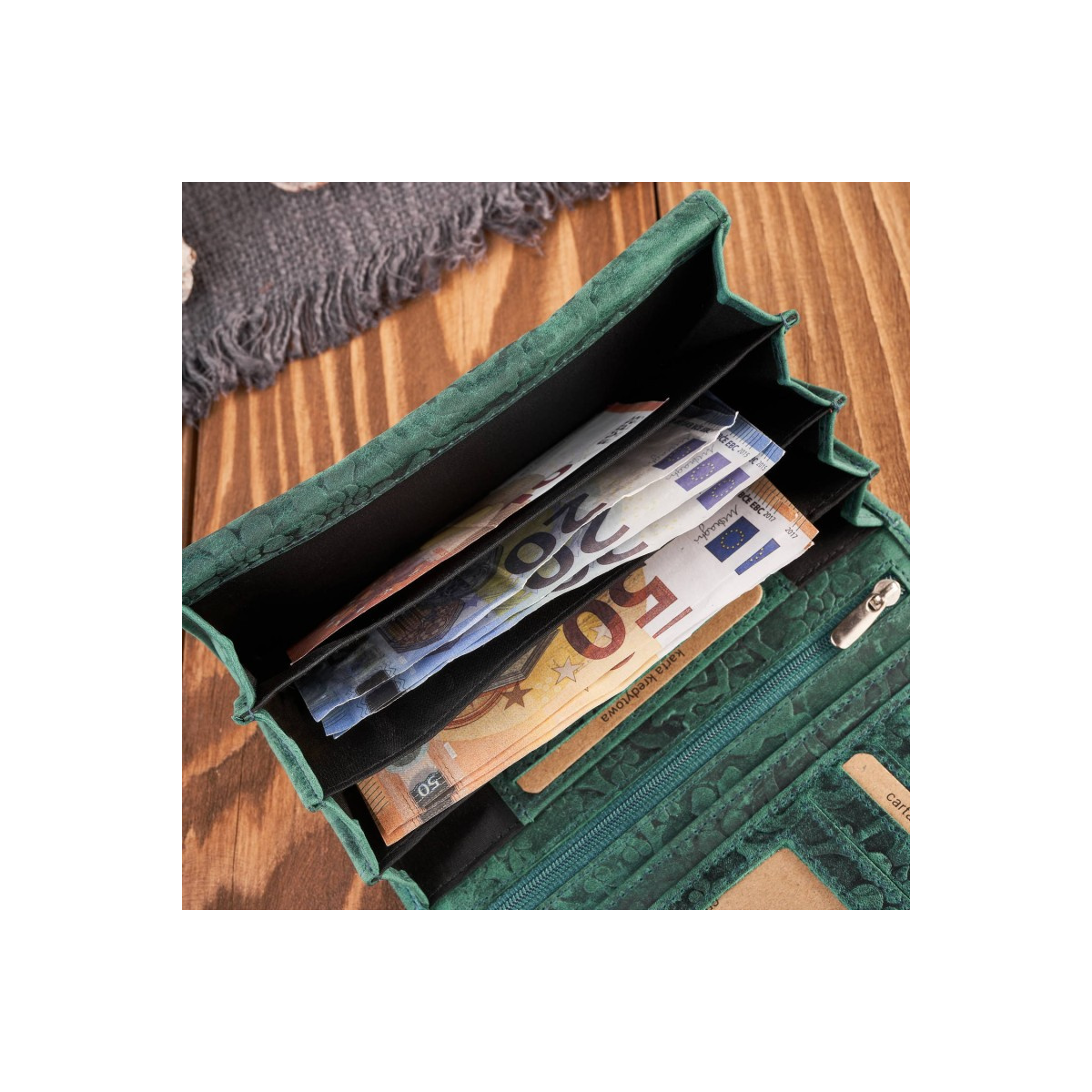 Dámska kožená zelená peňaženka DAMALLA