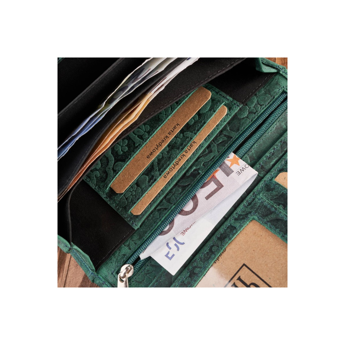 Dámska kožená zelená peňaženka DAMALLA