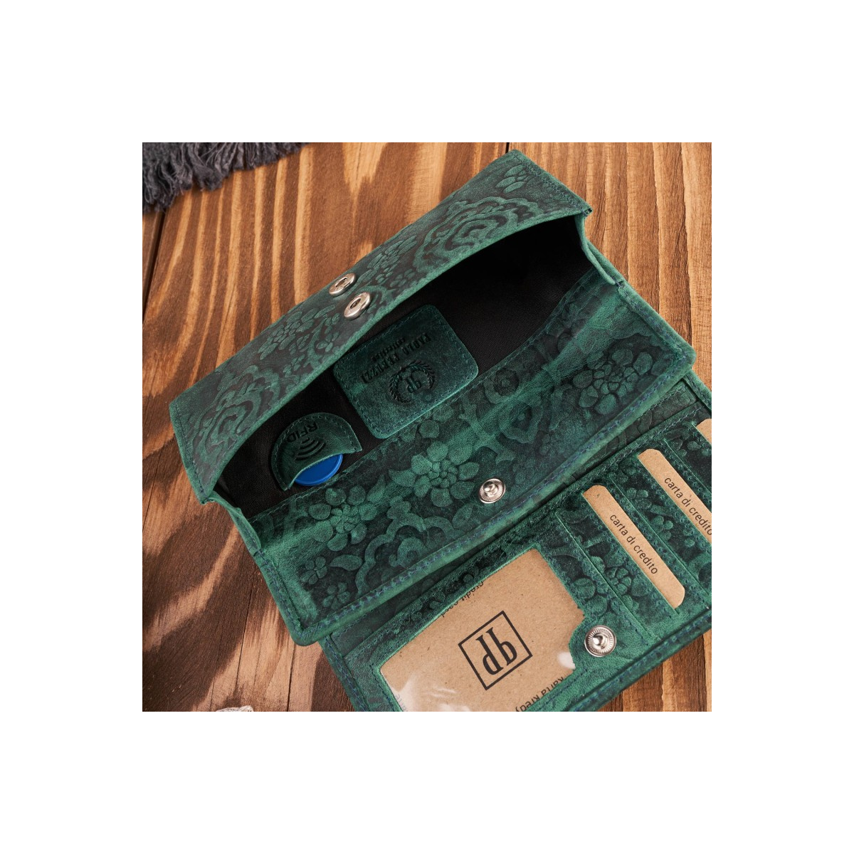 Dámska kožená zelená peňaženka DAMALLA