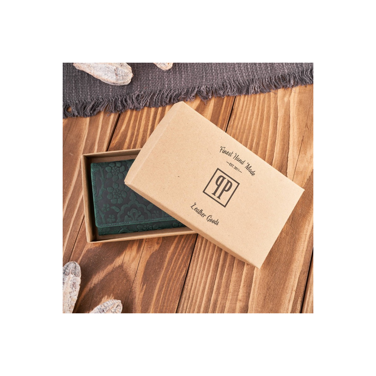 Dámska kožená zelená peňaženka DAMALLA