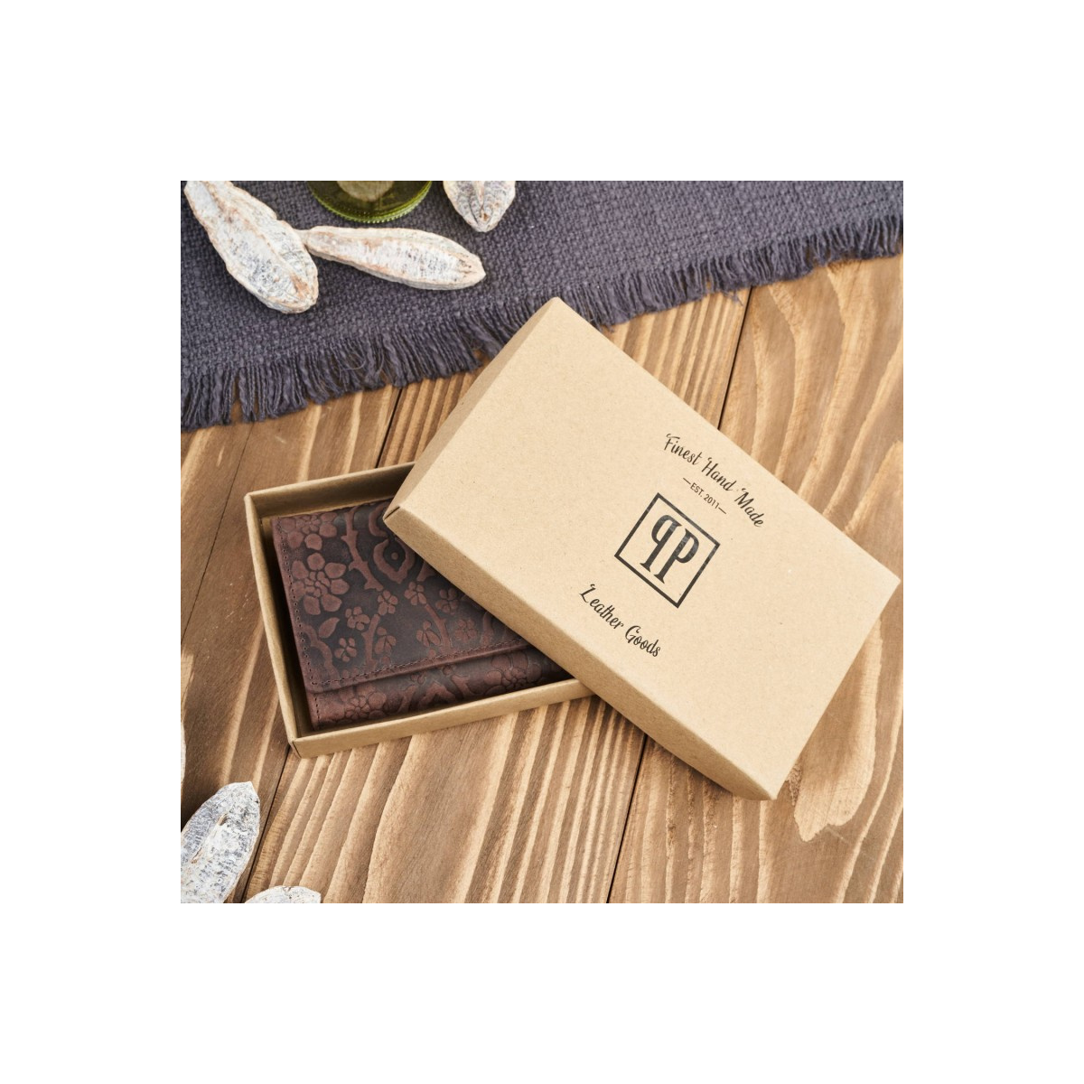 Dámska kožená hnedá peňaženka DAMALLA