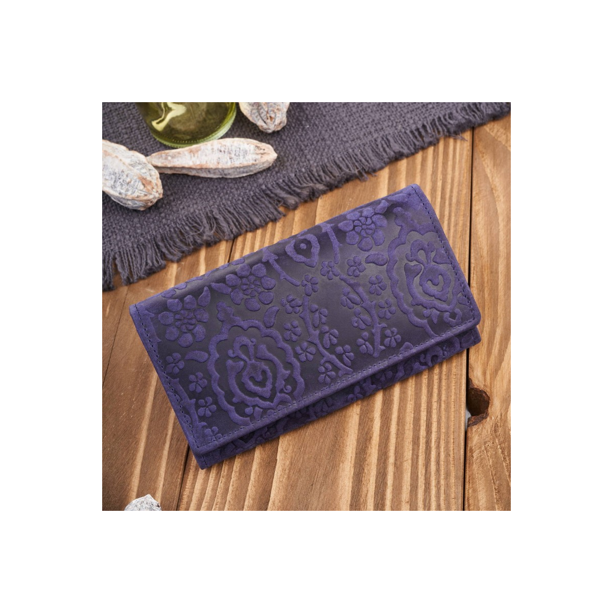 Dámska kožená modrá veľká peňaženka s kvetinovým vzorom