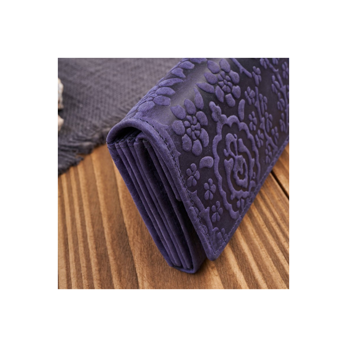 Dámska kožená modrá peňaženka DAMALLA