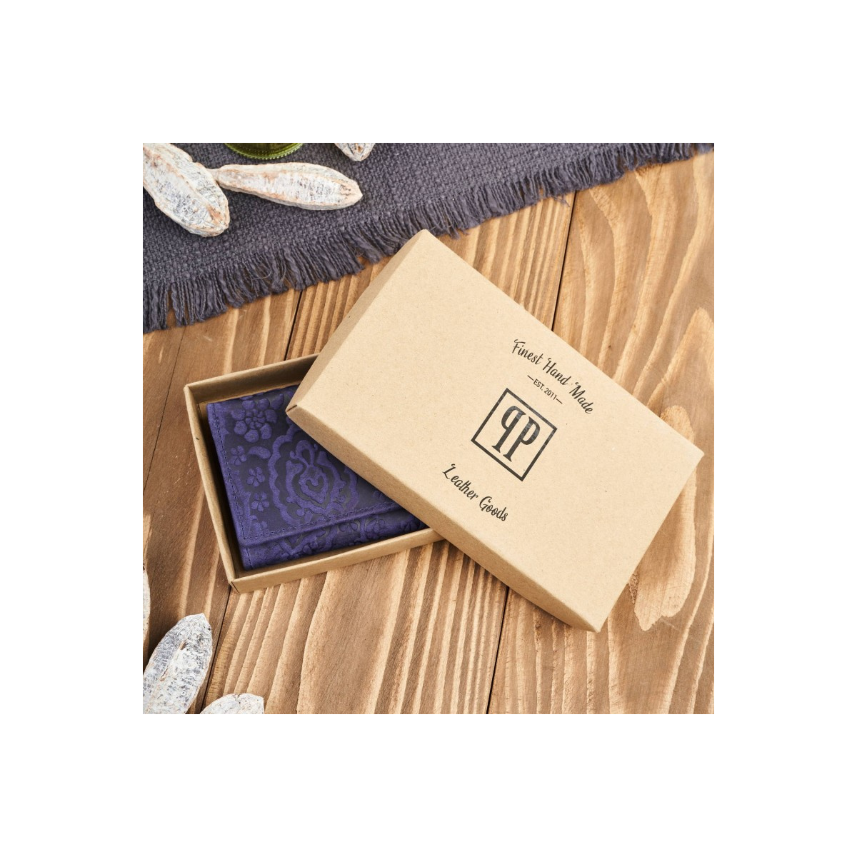 Dámska kožená modrá peňaženka DAMALLA