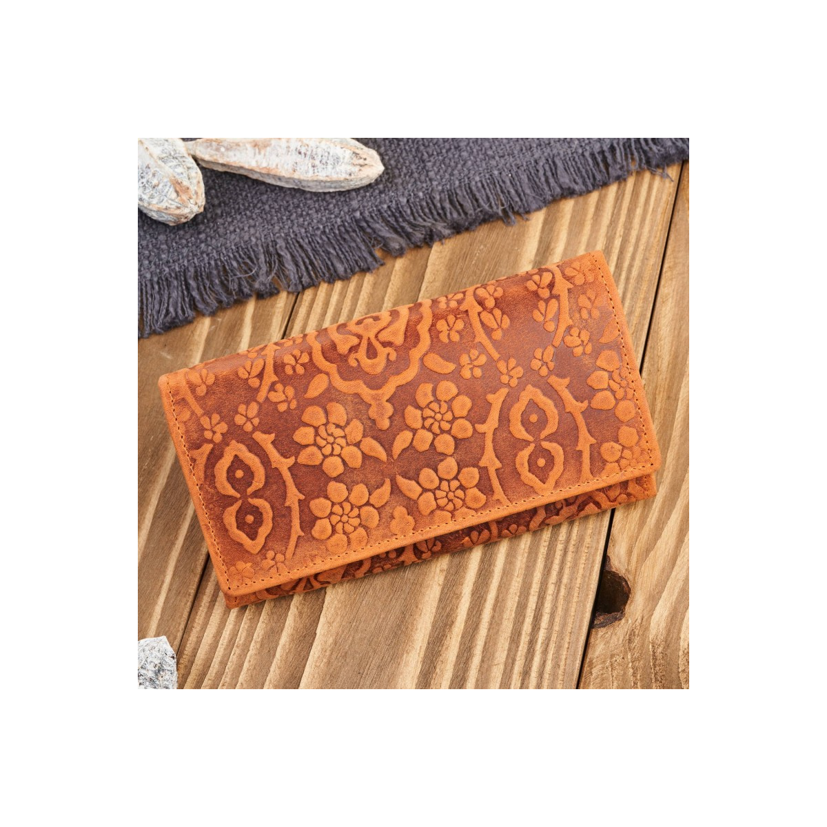 Dámska kožená oranžová veľká peňaženka s kvetinovým vzorom