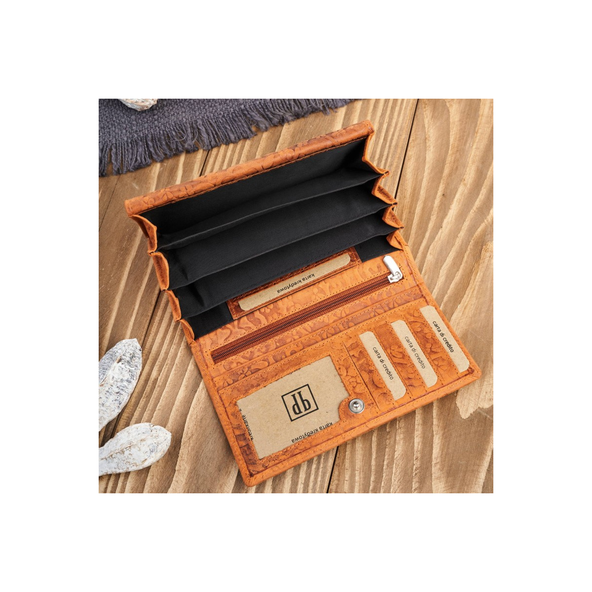 Dámska kožená oranžová peňaženka DAMALLA