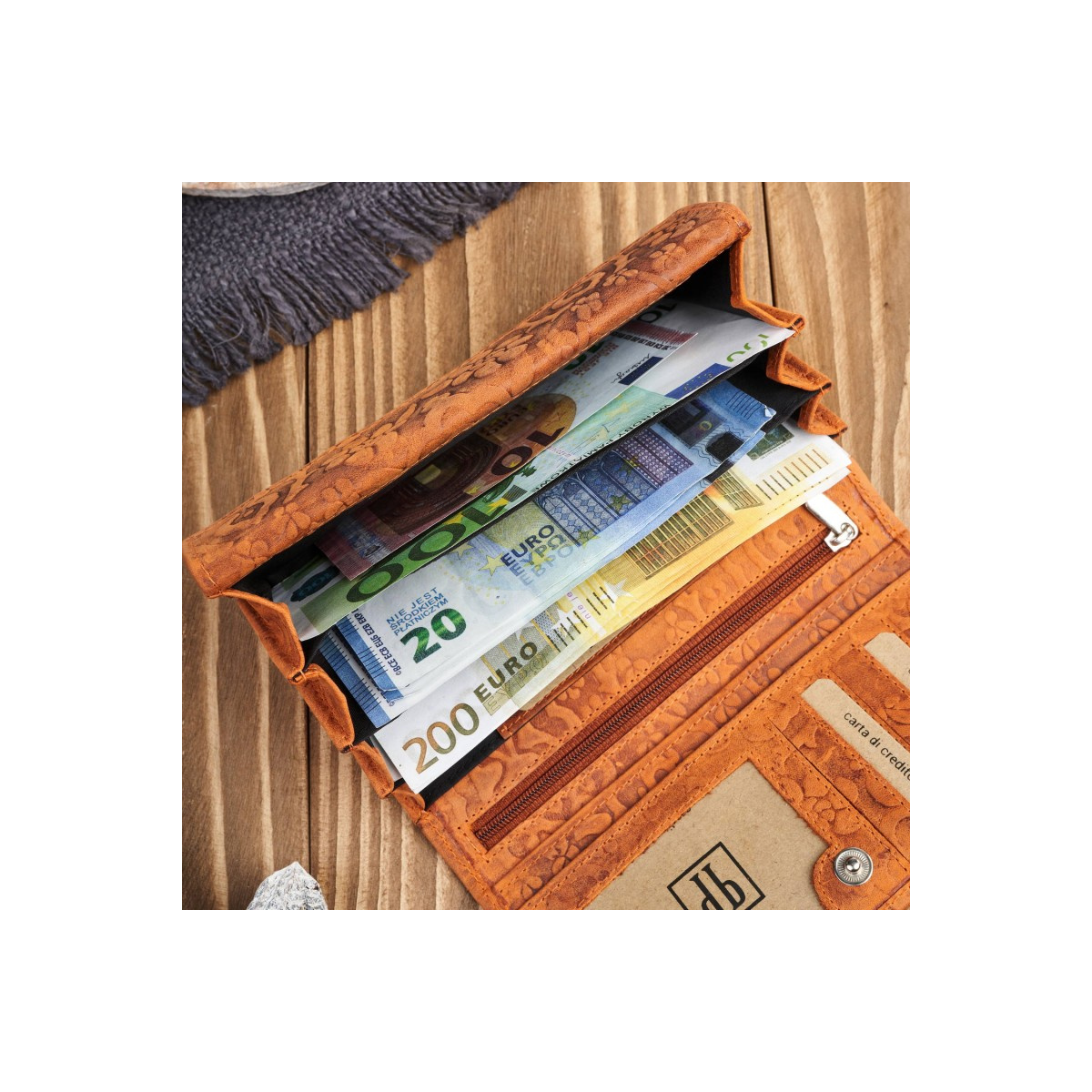 Dámska kožená oranžová peňaženka DAMALLA