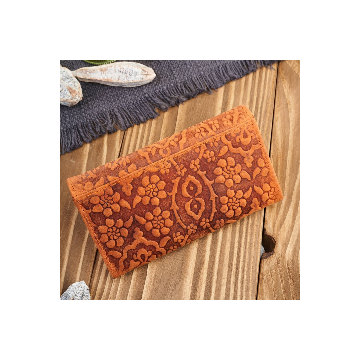 Dámska kožená oranžová peňaženka DAMALLA