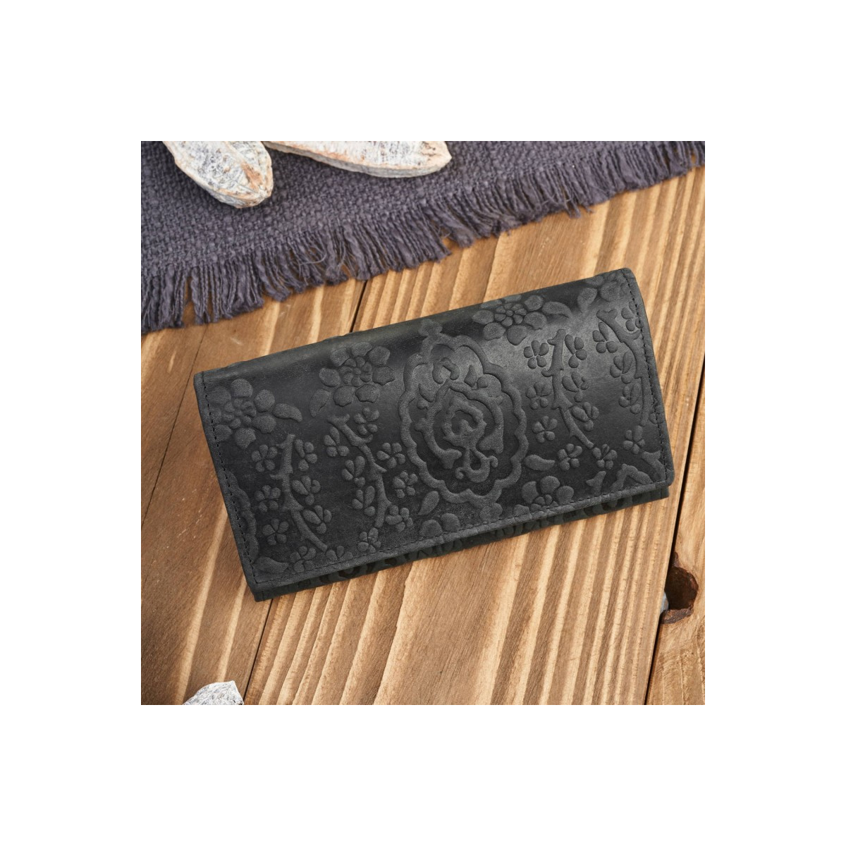 Dámska kožená čierna veľká peňaženka s kvetinovým vzorom