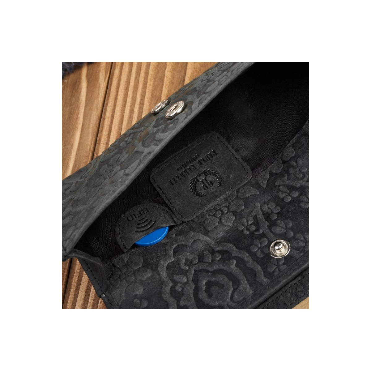 Dámska kožená čierna peňaženka DAMALLA