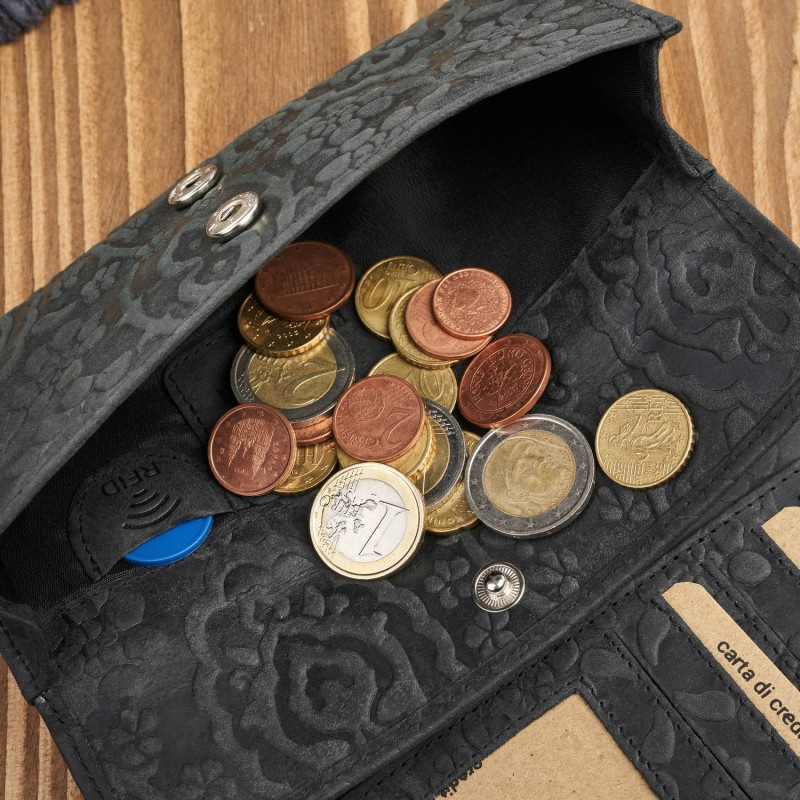 Dámska kožená čierna peňaženka DAMALLA