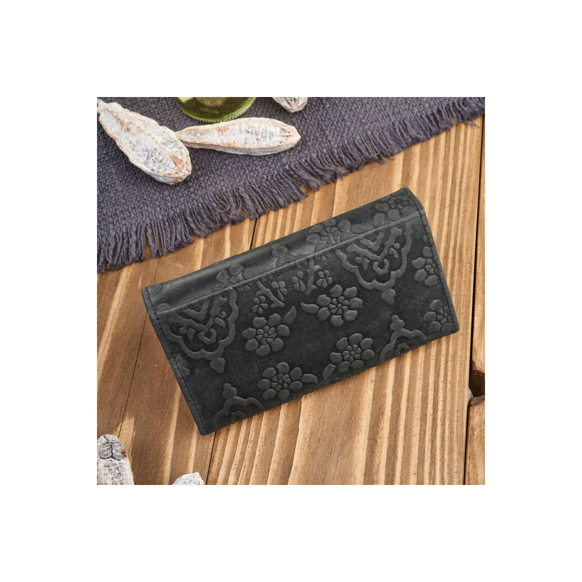 Dámska kožená čierna peňaženka DAMALLA