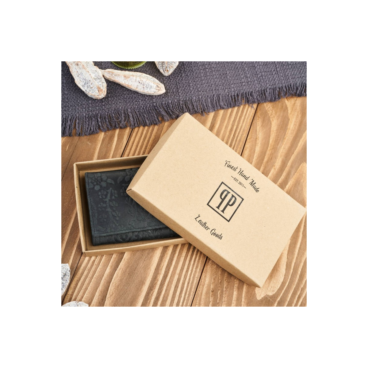 Dámska kožená čierna peňaženka DAMALLA