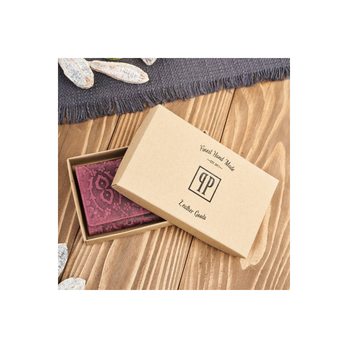 Dámska kožená ružová peňaženka DAMALLA