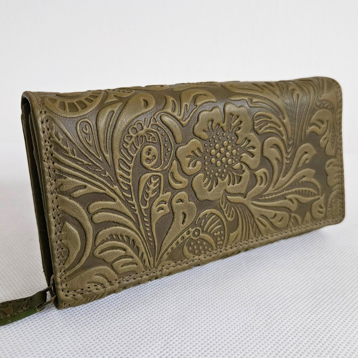 Dámska olivová peňaženka z pravej kože YVET