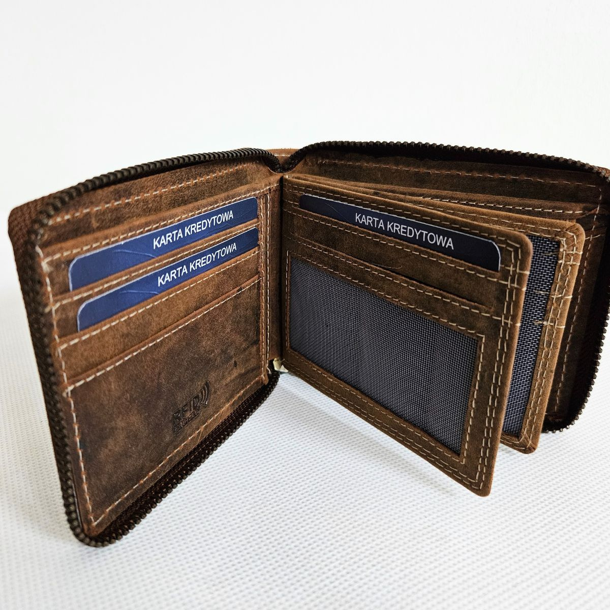 Pánska svetlohnedá kožená peňaženka na zips NOLAN