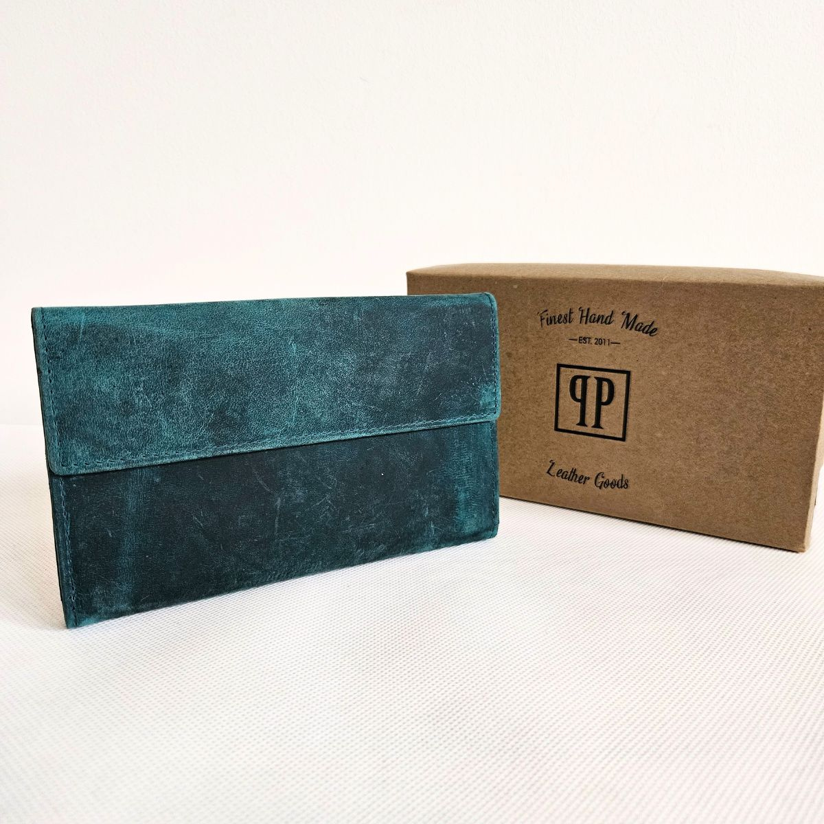 Dámska kožená zelená peňaženka DIERDRA