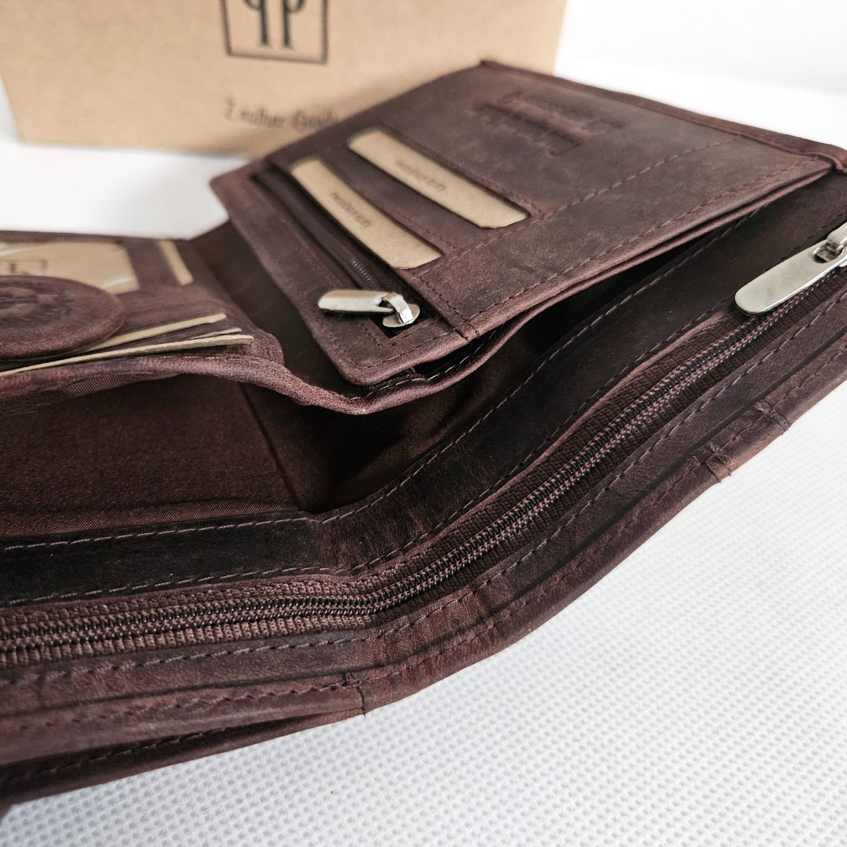 Dámska kožená hnedá peňaženka DIERDRA