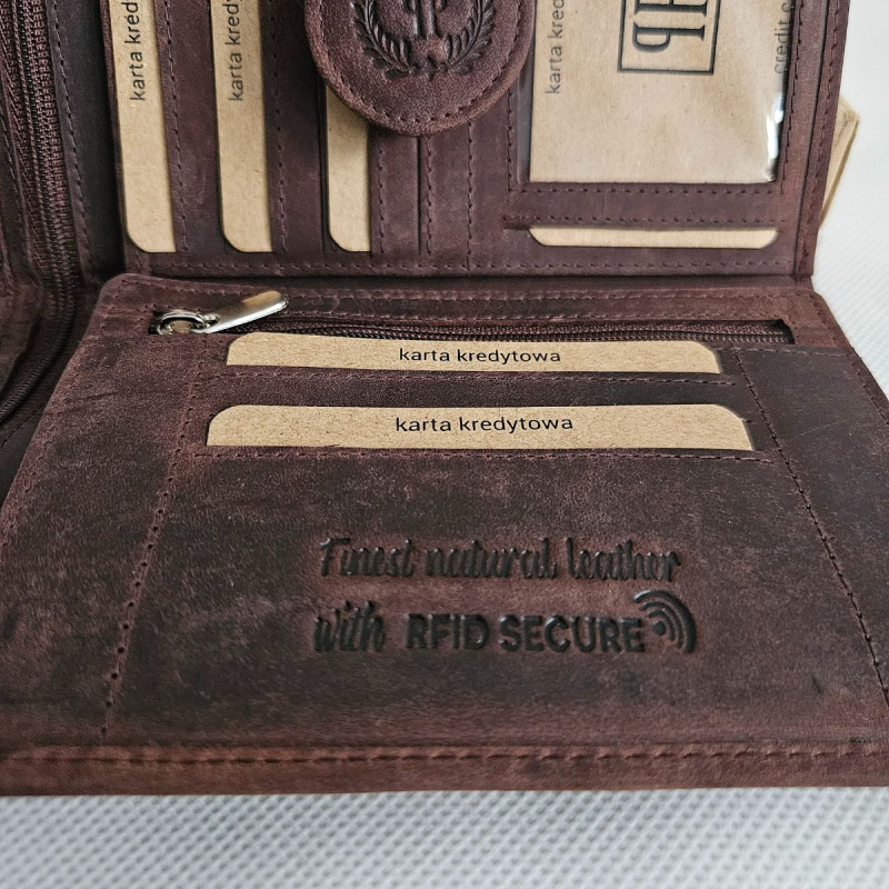 Dámska kožená hnedá peňaženka DIERDRA