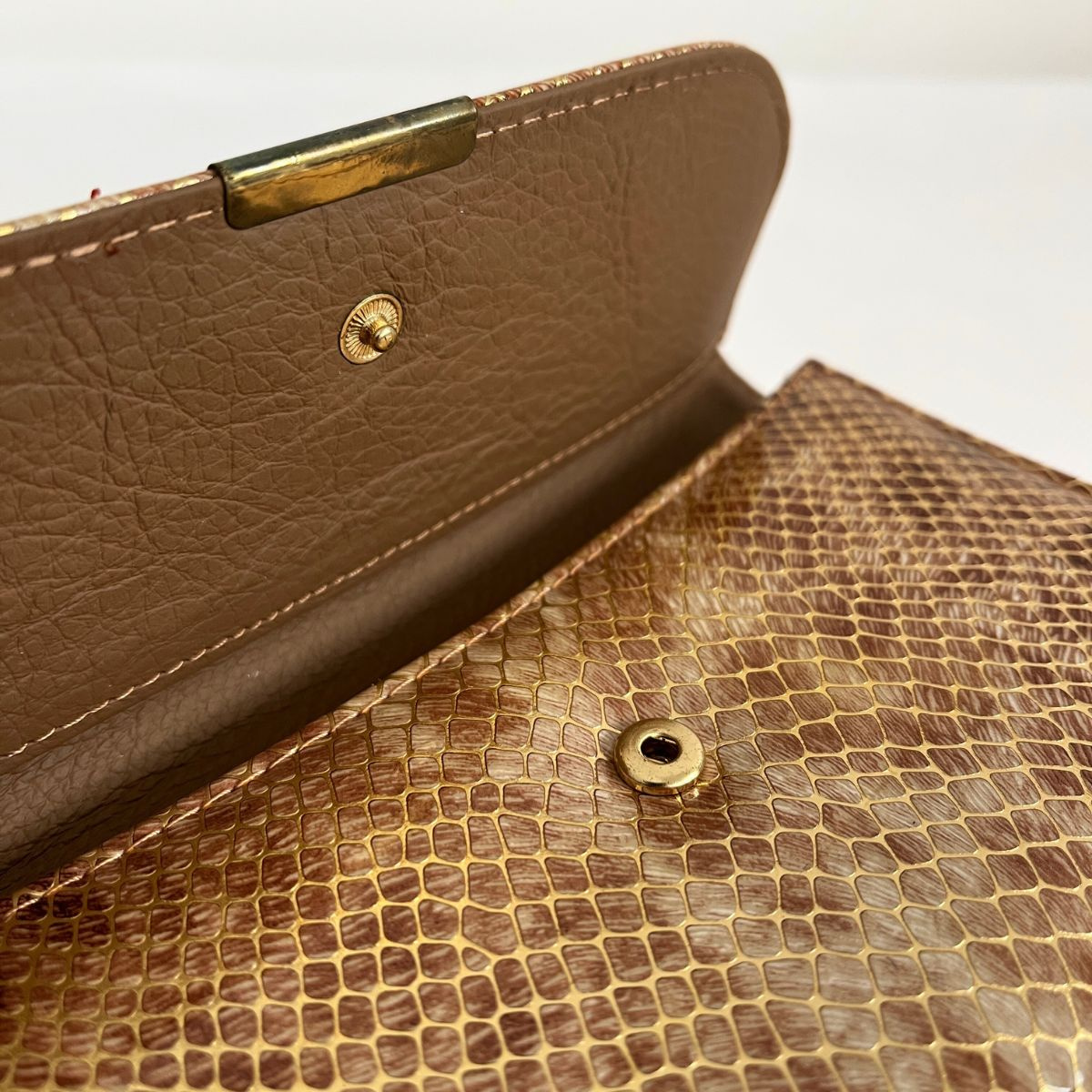 Dámska kožená zlatá peňaženka DAMARA