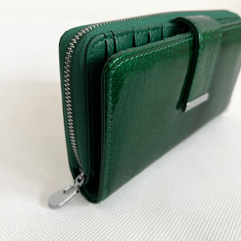 Dámska kožená zelená peňaženka DOROTA