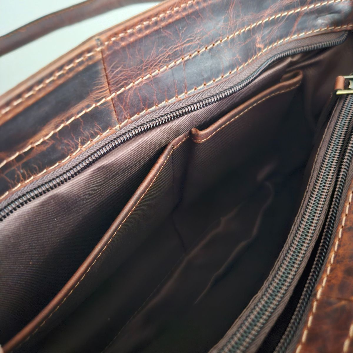 Dámska kožená kabelka Columbia