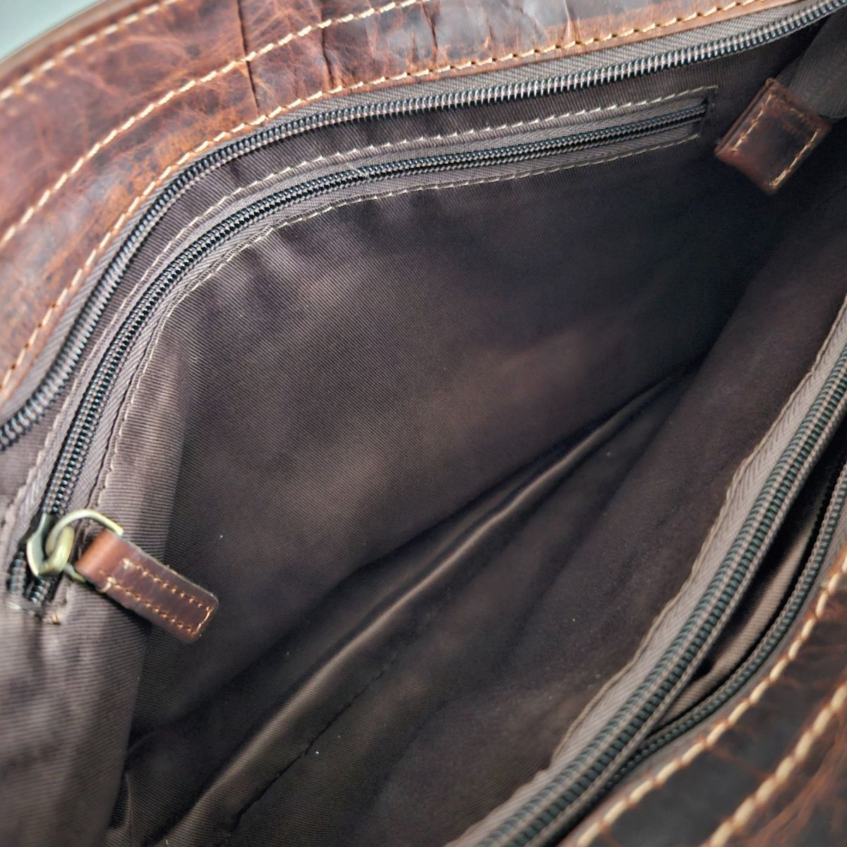 Dámska kožená kabelka Columbia