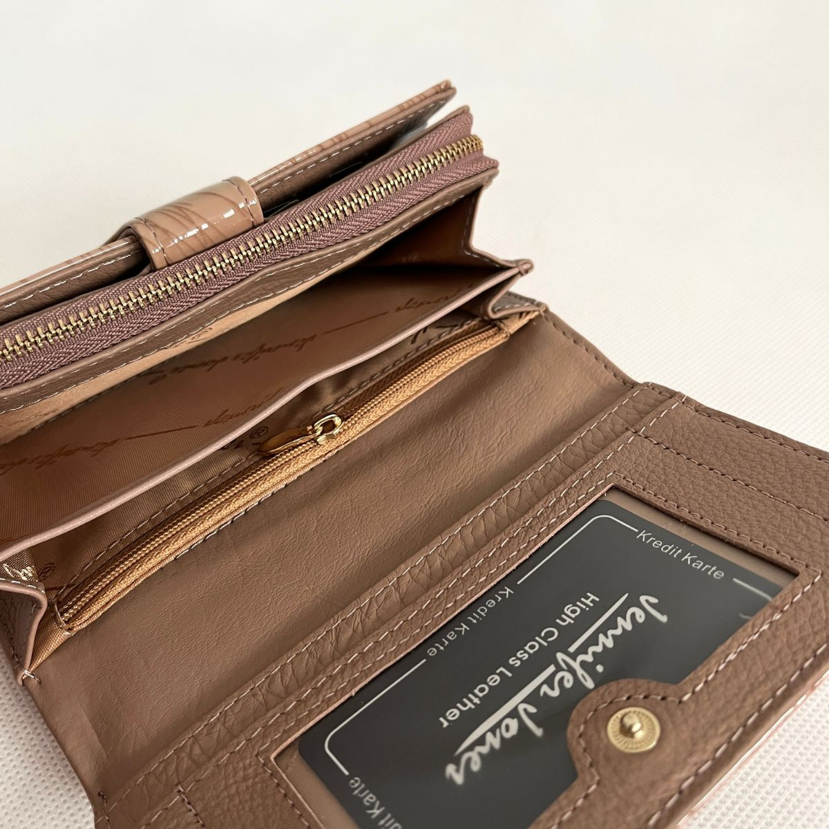 Dámska kožená béžová peňaženka SIERRA