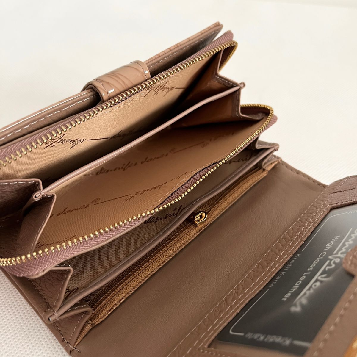 Dámska kožená béžová peňaženka SIERRA