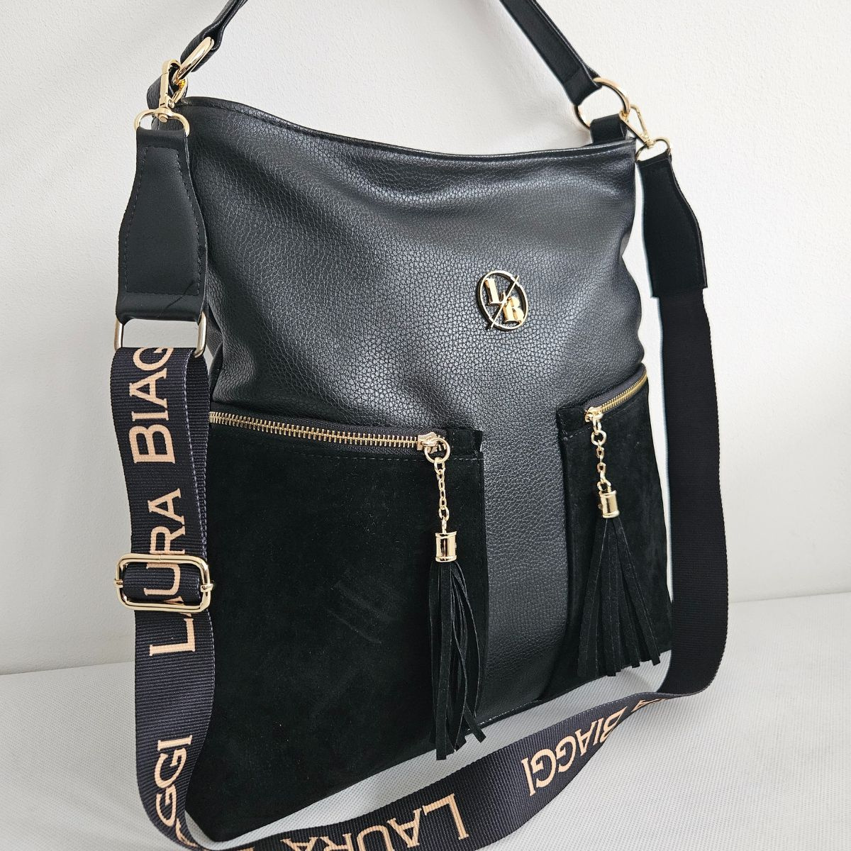 Dámska čierna kabelka ESTELLE