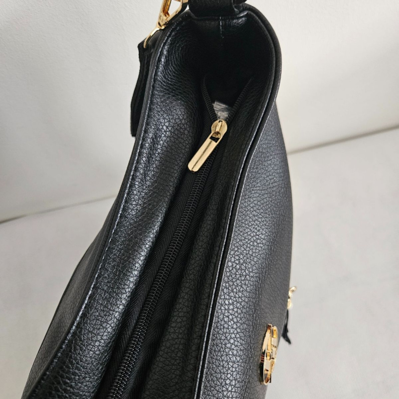 Dámska čierna kabelka ESTELLE