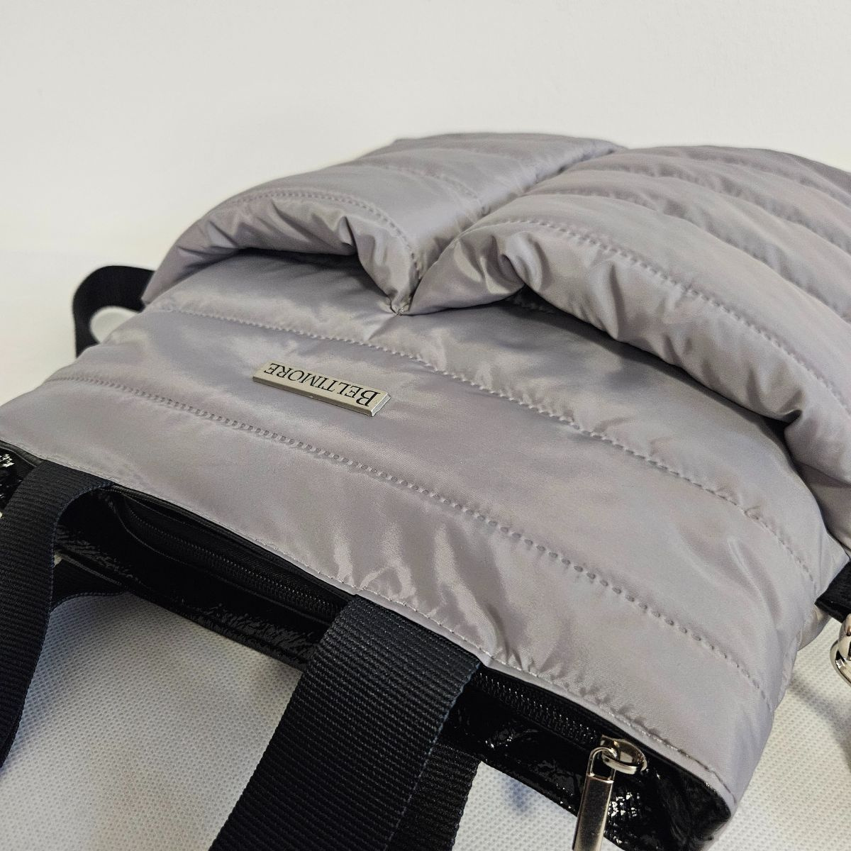 Sivá dámska kabelka CYNTHIA