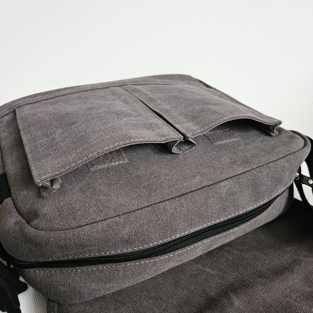 Plátená pánska šedá taška na rameno LOGAN