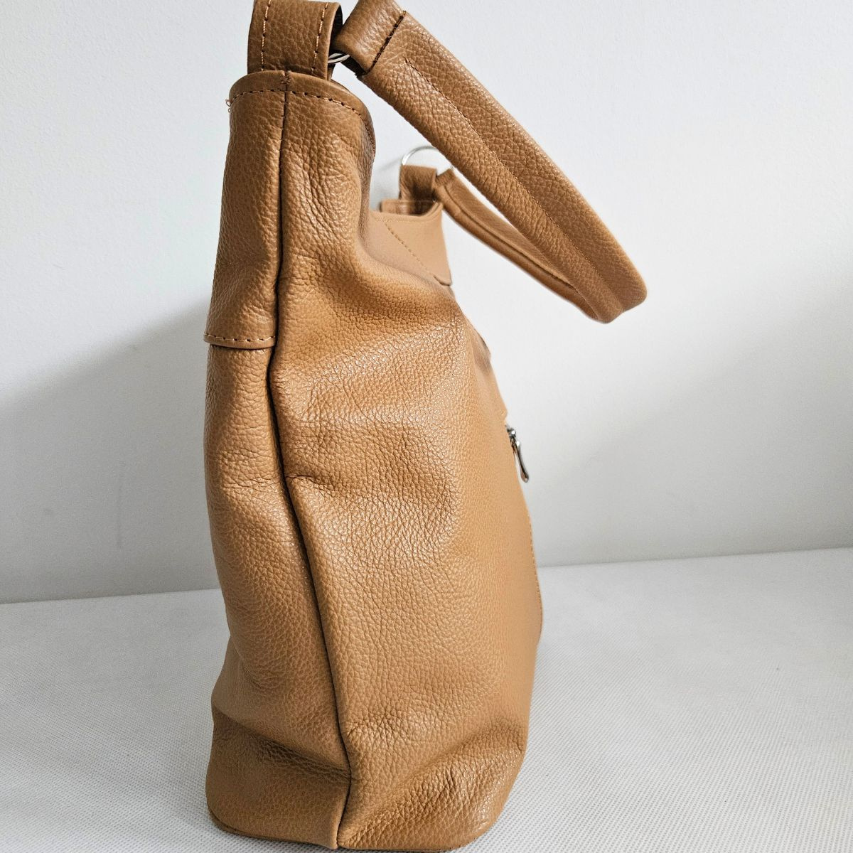 Svetlohnedá kožená kabelka na rameno CAMEL