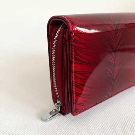 Červená lakovaná kožená peňaženka DAPHNE