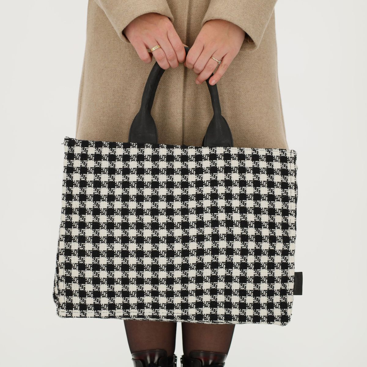 Dámska kabelka čierno-biela Annella