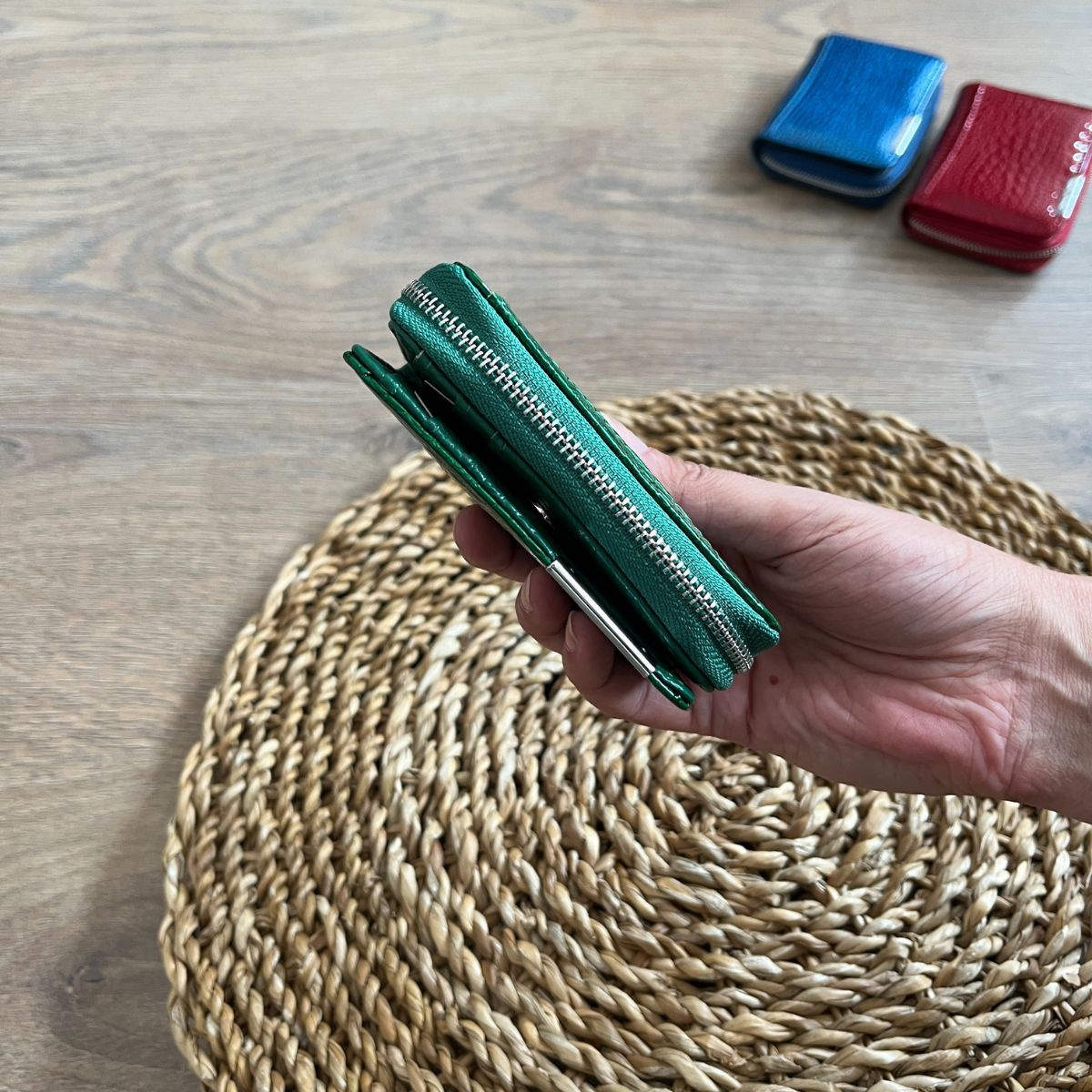 Malá dámska kožená peňaženka zelená DORIS