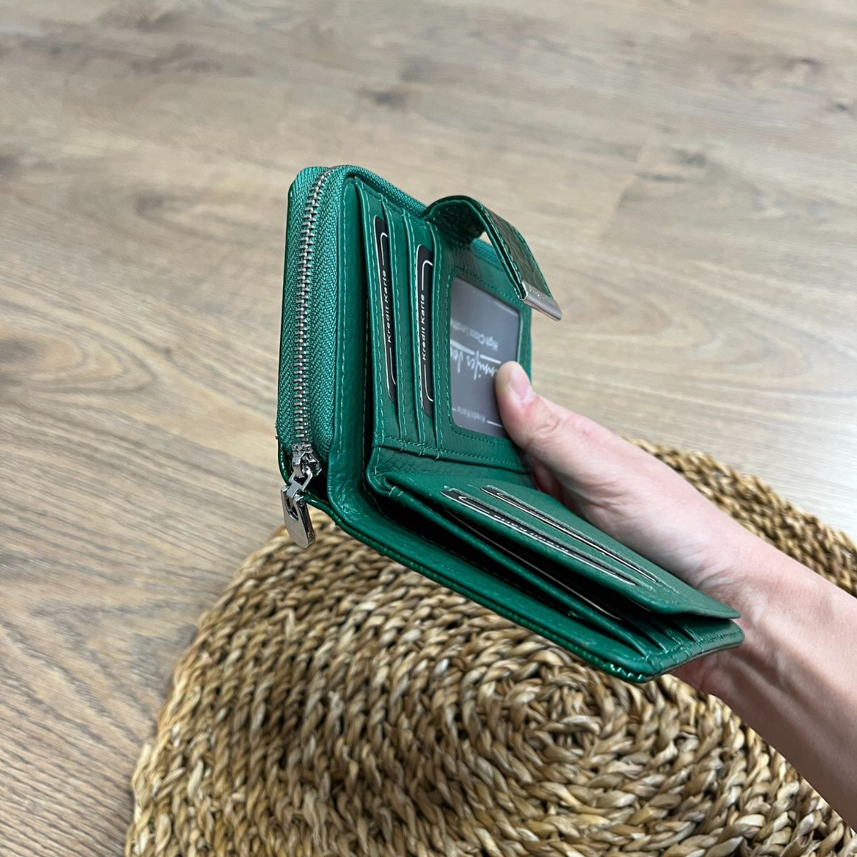 Dámska kožená peňaženka zelená FLAVIA