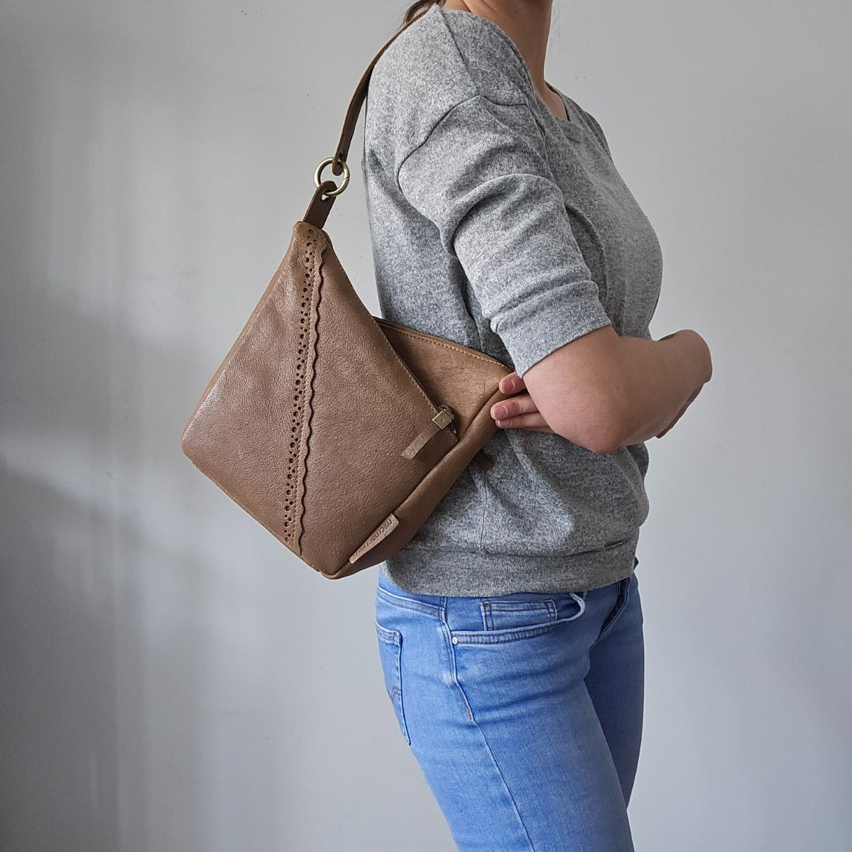 Dámska kožená kabelka taupe Lorena