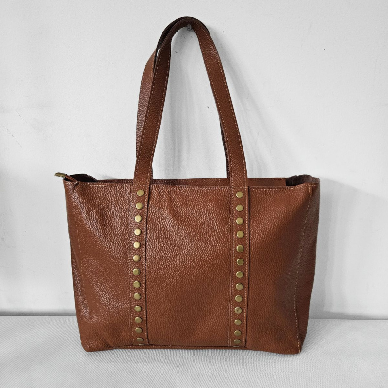 Hnedá kožená kabelka na rameno s mosadznými ozdobami BLAIRE