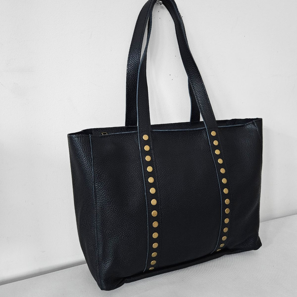 Čierna kožená kabelka na rameno BLAIRE