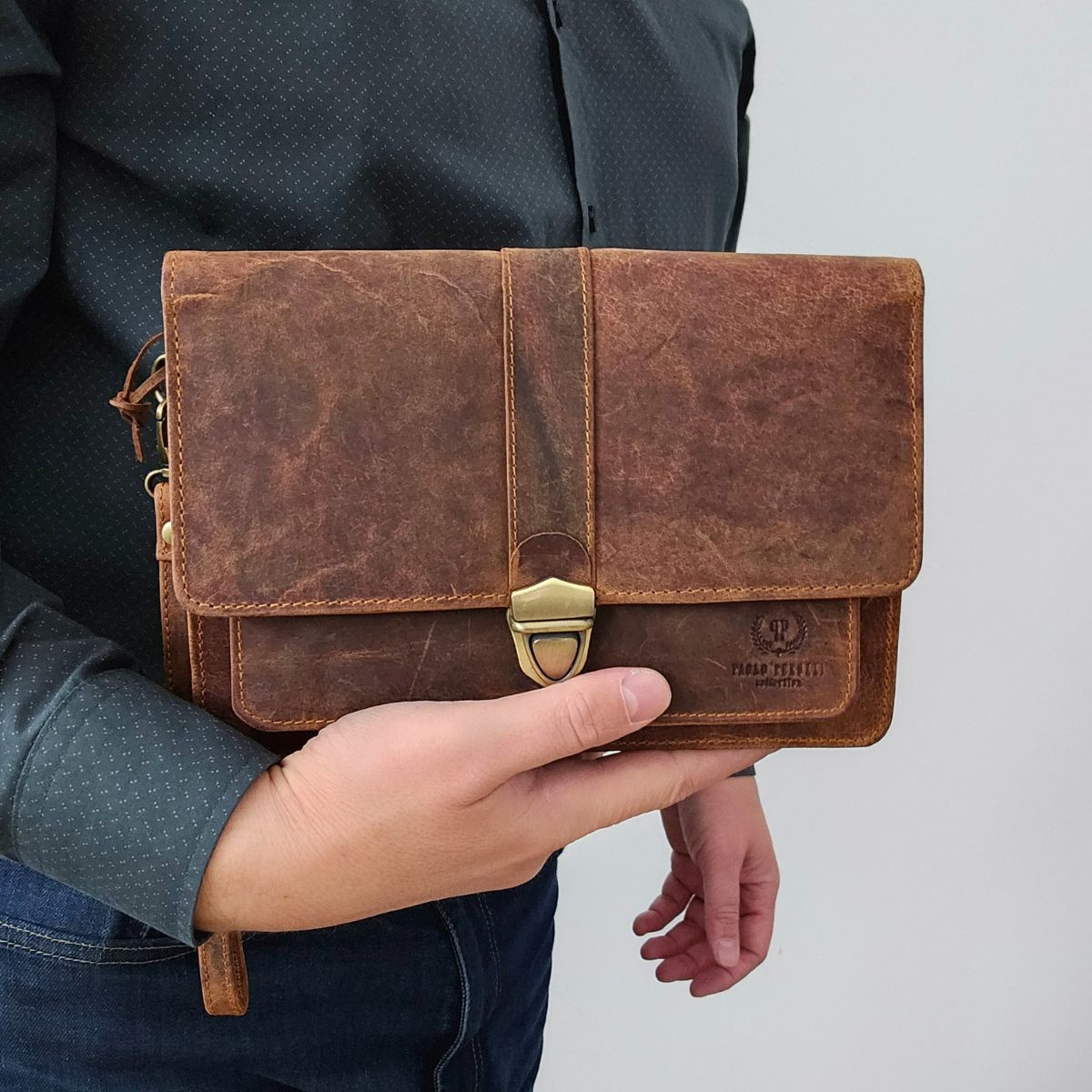 Hnedá vintage pánska kožená príručná taška ALMAR