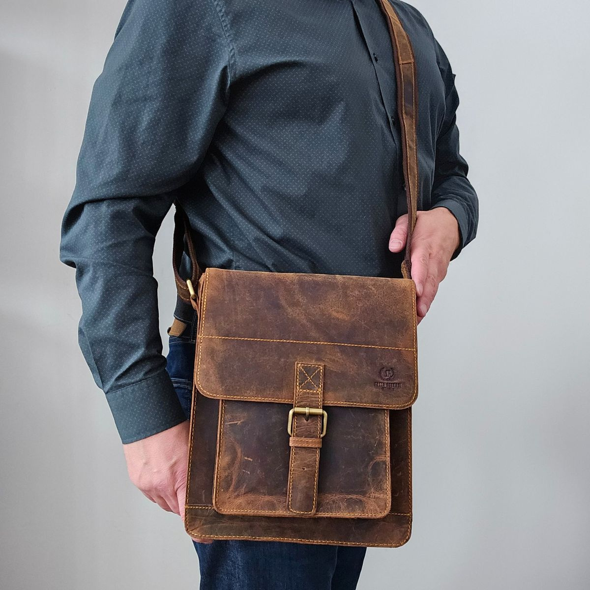 Kožená pánska hnedá crossbody taška ALERON