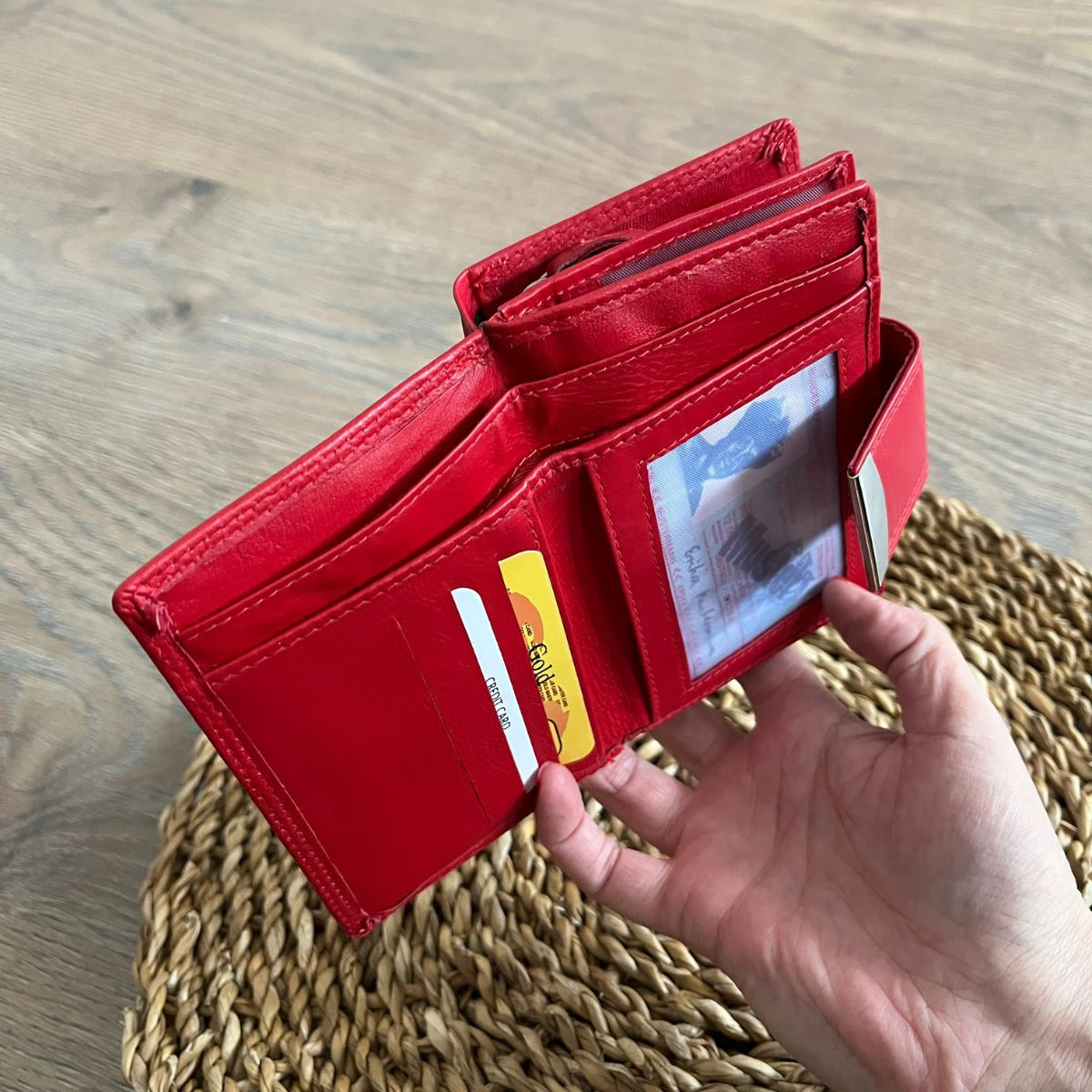 Dámska kožená červená peňaženka DELORA