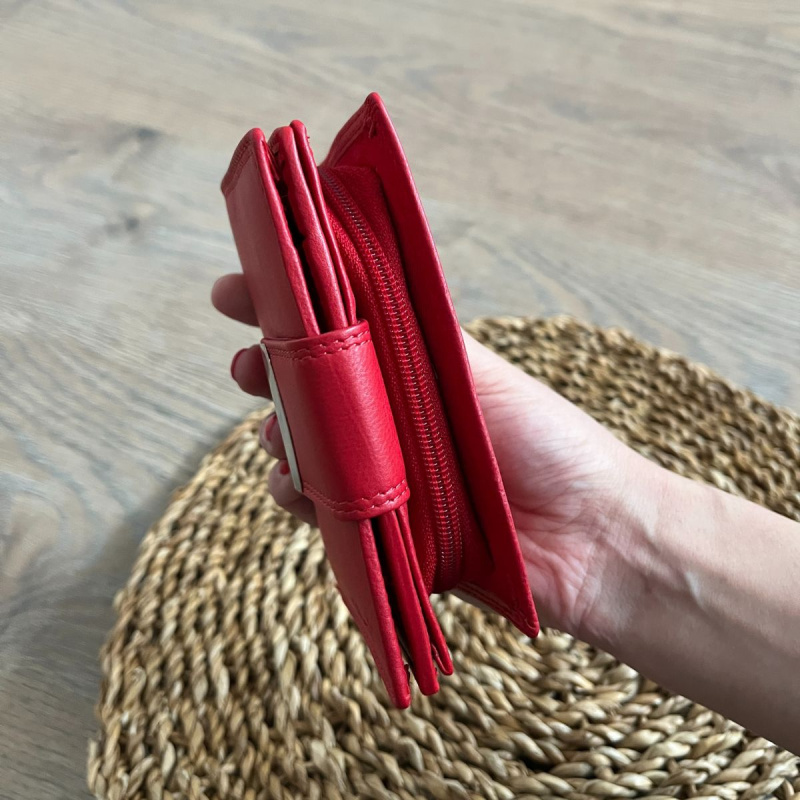 Dámska kožená červená peňaženka DELORA