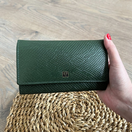 Dámska kožená peňaženka zelená s imitáciou hadej kože