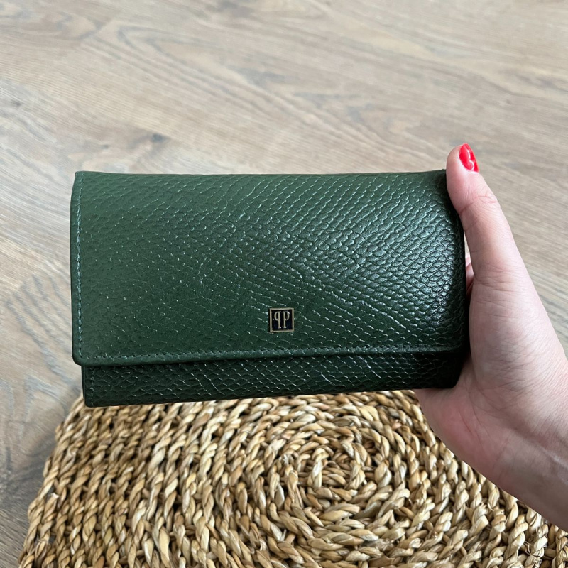 Dámska kožená peňaženka zelená s imitáciou hadej kože